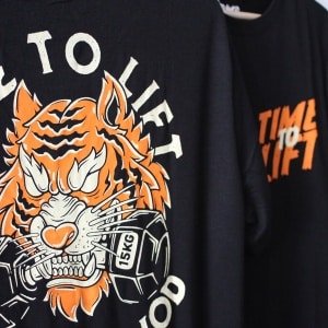 Exxtrawod Time to lift Unisex T-shirt Crossfit Tee Maat XS