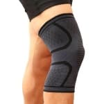 Team Bicep Premium Kniebrace met Team Bicep Sticker - Kneesleeves voor Powerlifting, Fitness & CrossFit - Comfortabel & Stretchy Materiaal - Grijs - Maat XL - Single Sleeve