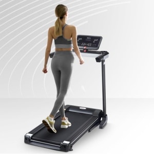 Gemotoriseerde opvouwbare loopband 12 programma's Houder voor mobiele telefoon 100 kg draagvermogen