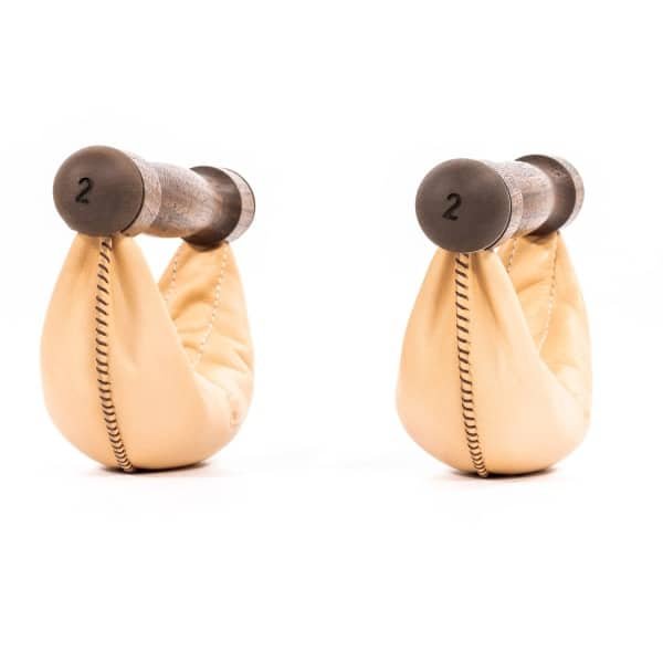 NOHRD Swing Dumbbells Walnoot 4kg Zwart - Set van 2 Halters - Echt Leren Gewichtszak - Ergonomische Walnoothouten Handgrepen - Voor Krachttraining & Functionele Training