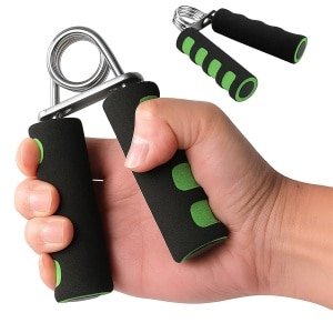Handgrip Trainer - 25KG Weerstand - Foam Hand Gripper met RVS Veer & Antislip Greep - Compacte Hand- en Armversterker - Groen/Zwart Handtrainer voor Fitness, CrossFit & Krachttraining - 9x12 cm - 80 g