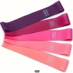 5 Stuks Fitness Weerstandsbanden met draagzakje - Verschillende sterktes - Yogaspantouwen voor Volledige Lichaamstraining - 30 x 5 CM -Geschikt voor Gymnastiek, Yoga, Ballet, Pilates, Dans, Krachttraining en Lichaamsvormgeving