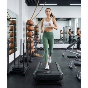 Loopband Walking Pad met Automatische Helling (9%) Smart Incline Treadmill - 2,5 PK Borstelloze Motor - Extra Groot Loopvlak - Stil & Gewrichtsvriendelijk - Voor Thuis & Homeoffice - Designbest