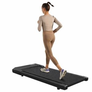 Loopband voor Thuis 2 in 1 - Wandelband en Hardloopband - 2.5PK Motor - Tot 6 km/u - LCD Display - Opvouwbaar Onder Bureau - 300LBS Draagvermogen - Compacte Fitness Loopband met Afstandsbediening en Bluetooth