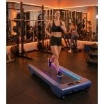 Walking Pad met Automatische Helling 14% - Slimme Onder-Bureau Loopband 1-6 km/u - Extra Groot Loopvlak - Stille Borstelloze Motor - App-Besturing - Voor Thuis & Kantoor - Metallic Zilver - Designbest